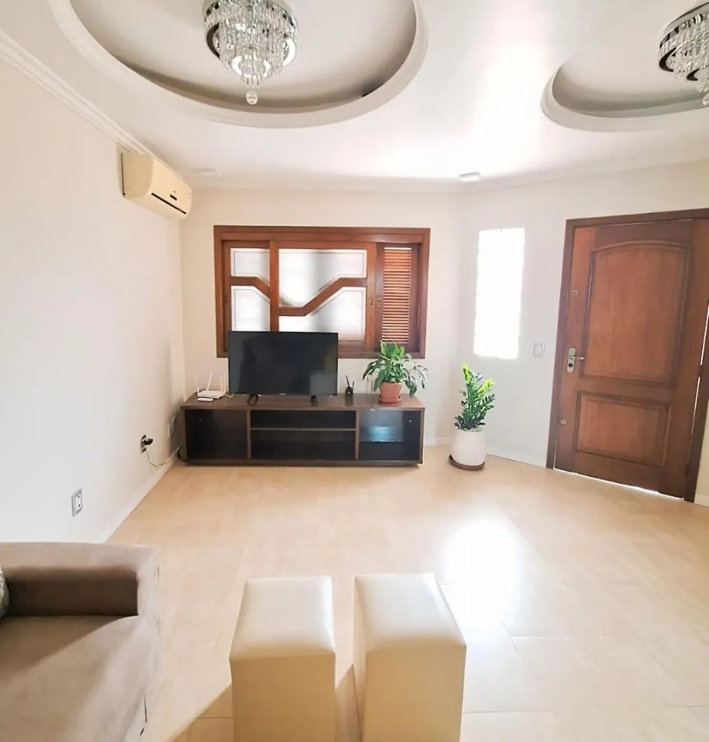 Casa Ampla D 3 Quartos Com Ar Condicionado Jacuzzi Canoas  0*, Canoas (Rio Grande do Sul) Brazil